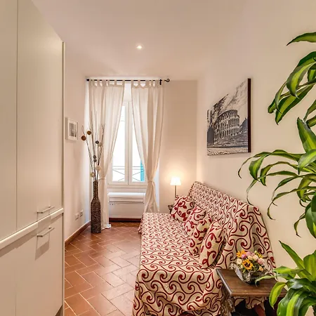 Piccolo Trevi Рим