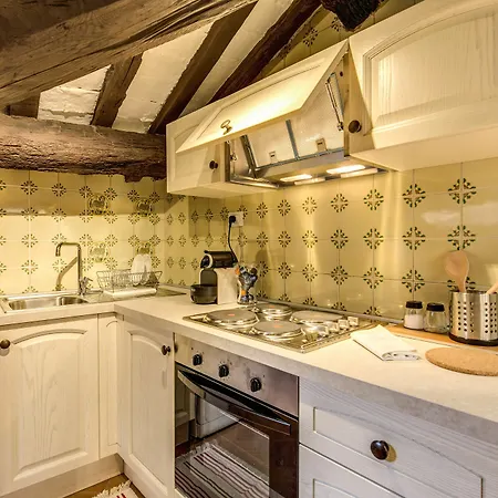 Konukevi Piccolo Trevi 4*